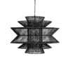 Lámpara de colgar de estilo boho fabricado en metal en color negro combinado con algodón.