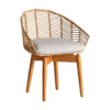 Silla plissé rattan de estilo nórdico fabricado en madera de mahogany en color marrón combinado con ratán y algodón en color blanco roto. Producto desmontable desenfundable.