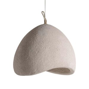 Lámpara de colgar de estilo contemporáneo fabricado en resina en color blanco roto con acabado rugoso.