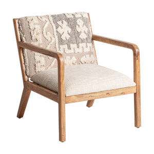 Sillón greensburg de estilo boho fabricado en madera de mango en color marrón claro con acabado natural combinado con algodón en color blanco roto con acabado jaspeado y cáñamo en color marrón con acabado natural.