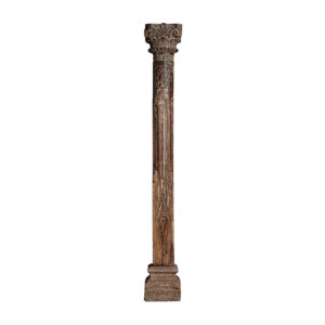 Columna Baraka de estilo étnico fabricado en madera de teka en color marrón con acabado envejecido. Producto desmontable.