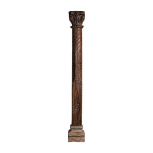 Columna Bastet de estilo étnico fabricado en madera de teka en color marrón con acabado envejecido. Producto desmontable.