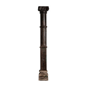 Columna Olinda de estilo étnico fabricado en madera de teka en color marrón con acabado envejecido. Producto desmontable.
