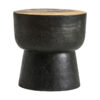 Mesa auxiliar Arusa de estilo étnico fabricado en madera tropical en color negro con acabado envejecido en color natural.