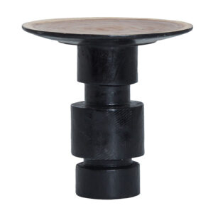 Mesa auxiliar Sauris de estilo rústico fabricado en madera tropical en color negro en color natural.