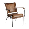 Silla krokom de estilo vintage fabricado en piel en color marrón combinado con hierro y ratán.