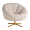 Sillón teglio de estilo art deco fabricado en poliéster en color beige combinado con acero.