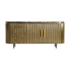 Aparador valbruna de estilo art deco fabricado en madera dm en color oro con acabado revestimiento de latón combinado con mármol en color negro con acabado texturizado y hierro en color negro con acabado revestimiento en polvo negro. Producto desmontable.