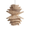 Lámpara de colgar de estilo boho fabricado en madera de coco en color marrón.