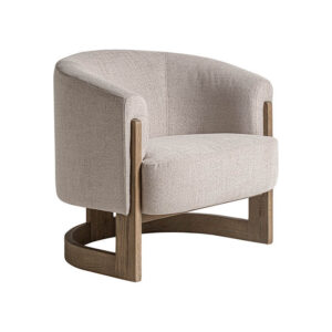 Sillón leutasch de estilo colonial fabricado en madera de fresno en color beige combinado con poliéster.
