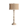 Lámpara de pie de estilo provenzal fabricado en resina en color beige con acabado envejecido combinado con algodón. Producto desmontable.