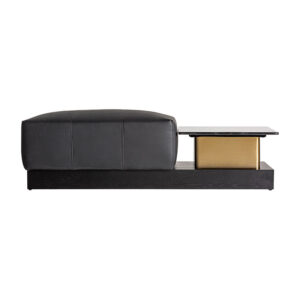 Mesa auxiliar Traun de estilo art deco fabricado en madera roble en color negro combinado con acero en color oro y mármol.