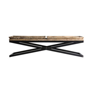 Mesa de centro Newak de estilo industrial fabricado en hierro en color negro con acabado envejecido combinado con madera de mango en color natural. Producto desmontable.