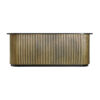 Mostrador Valbruna de estilo art deco fabricado en madera dm en color oro con acabado revestimiento de latón combinado con mármol en color negro con acabado texturizado y hierro en color negro con acabado revestimiento en polvo negro. Producto desmontable.