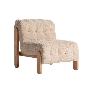 Sillón neyprat de estilo colonial fabricado en poliéster en color beige combinado con madera de pino en color marrón y espuma.