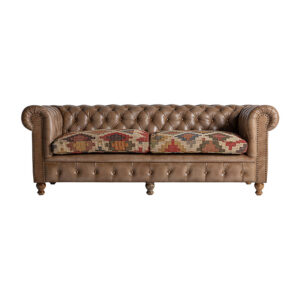 Sofá hebburn de estilo vintage fabricado en piel en color camel combinado con madera de pino. Producto desmontable.