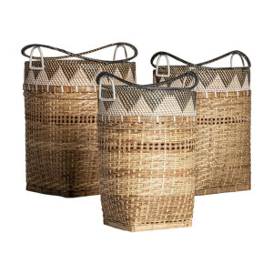 Cesto j 3 Zirba de estilo étnico fabricado en ratán en color marrón. Producto apilable.
