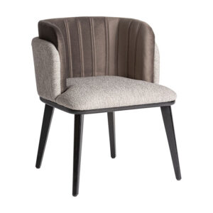 Silla labege de estilo contemporáneo fabricado en madera de caucho en color gris combinado con poliéster en color gris con acabado jaspeado y terciopelo en color negro.
