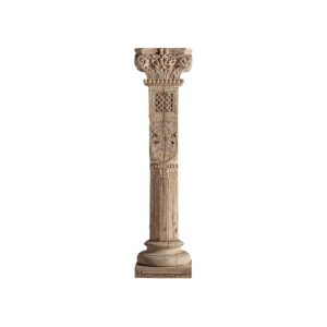 Columna Askale de estilo étnico fabricado en madera de teka en color marrón con acabado envejecido.