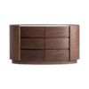 Cómoda Stuetta de estilo contemporáneo fabricado en madera contrachapada en color marrón combinado con chapa de roble en color marrón y piedra sinterizada en color blanco.