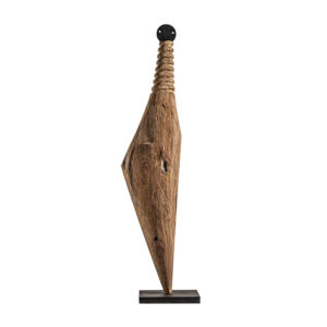 Escultura de estilo étnico fabricado en madera tropical en color marrón con acabado envejecido combinado con hierro.