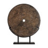 Figura decorativa de estilo étnico fabricado en piedra en color marrón combinado con hierro. Producto desmontable.