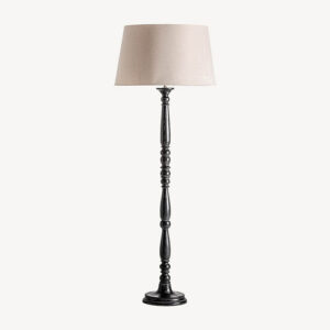 Lámpara de pie Henri de estilo clásico fabricado en madera de mango en color blanco combinado con algodón en color negro. Producto desmontable.