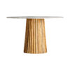Mesa comedor Plissé wood de estilo contemporáneo fabricado en madera de mango en color marrón claro combinado con mármol en color blanco con acabado veteado. Limpiar rápidamente la superfície del mármol si se mancha para evitar marcas. Producto desmontable.
