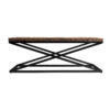 Mesa de centro akron de estilo industrial fabricado en madera de teka en color marrón combinado con acero en color negro.