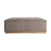 Puff Aspach de estilo contemporáneo fabricado en poliéster en color marrón con acabado jaspeado combinado con madera de pino en color marrón. Compatible con: 36359 58.