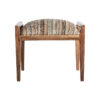 Reposapiés clarke de estilo boho fabricado en madera de mango en color marrón claro con acabado natural combinado con algodón en color tonos en marrón y yute en color beige.