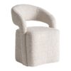 Silla Besne de estilo contemporáneo fabricado en poliéster en color crema con acabado chenilla combinado con madera de pino y espuma.