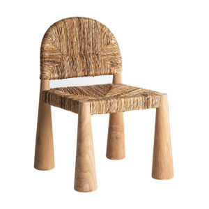 Silla nekta de estilo étnico fabricado en madera de teka en color marrón combinado con enea.