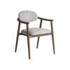 Silla Ternat de estilo contemporáneo fabricado en madera de fresno en color marrón con acabado mate combinado con espuma y poliéster en color gris con acabado jaspeado.