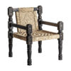 Sillón Backlyn de estilo nórdico fabricado en madera recuperada en color negra combinado con cuerda en color marrón.