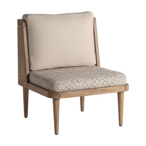 Sillón cismar de estilo colonial fabricado en madera abedul en color marrón. Producto desmontable.