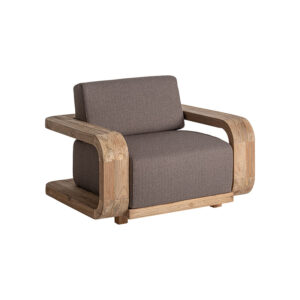 Sillón Corba de estilo colonial fabricado en madera de teka reciclada en color marrón combinado con polipropileno reciclado y espuma. Producto desmontable desenfundable.