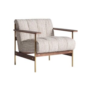 Sillón Habouey de estilo art deco fabricado en poliéster en color beige con acabado jaspeado combinado con madera de pino en color marrón y acero en color oro.