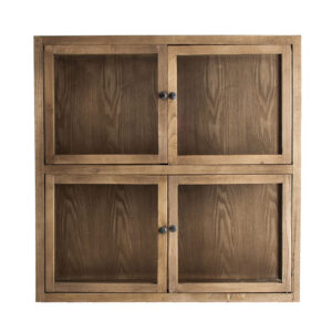 Vitrina modular Bern de estilo clásico fabricado en madera de olmo en color marrón combinado con vidrio en color transparente. Compatible con: 27009.